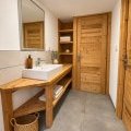 Salle de bain de chalet élégante