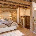 Chambre de chalet avec salle d'eau ouverte