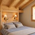 Chambre de chalet, bois et lin