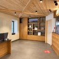 Accueil bibliothèque soigné et lumineux