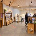 Accueil d'office de tourisme lumineux