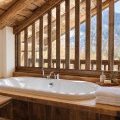 Baignoire face aux claires-voies